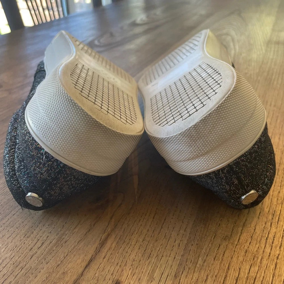 Steve Madden Gills Slip on Metallic Sneaker Tennis Shoe 9 M EUC Iridescent Black - Picture 7 of 8